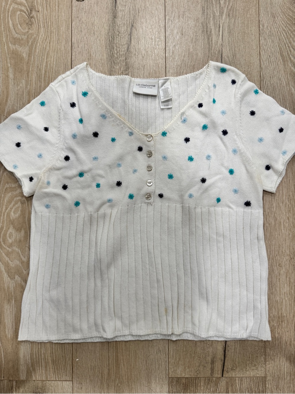 Liz Claiborne White Short-Sleeve Knit Top with Blue, Teal & Navy Dot Embroidery